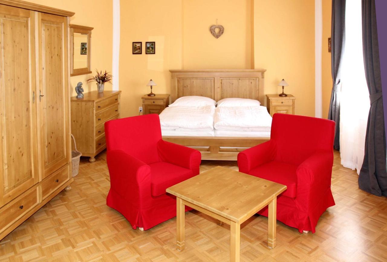 Zamek Liboun Hotel Lounovice pod Blanikem ภายนอก รูปภาพ