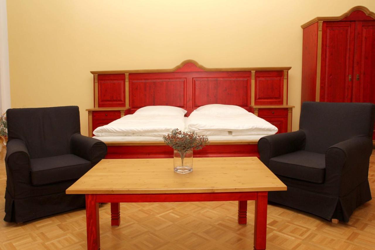 Zamek Liboun Hotel Lounovice pod Blanikem ภายนอก รูปภาพ