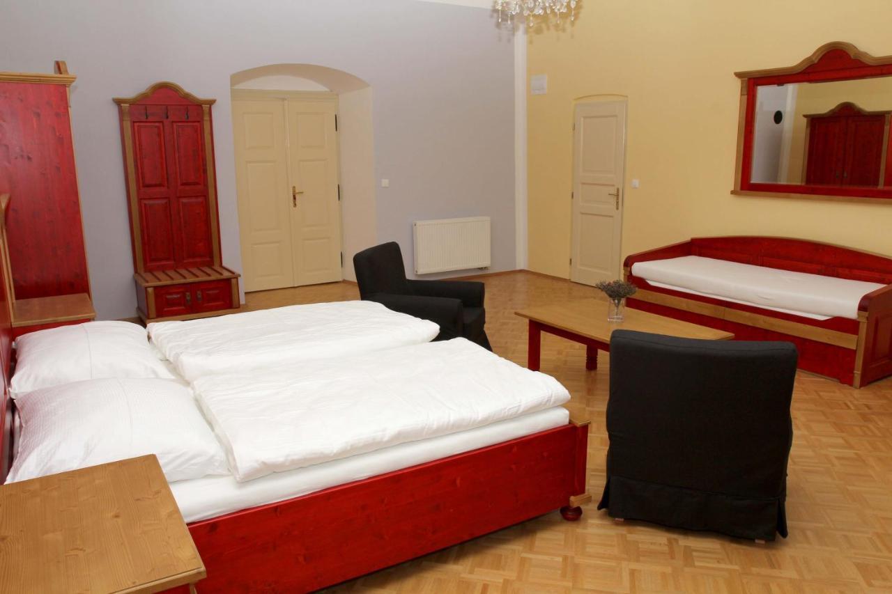 Zamek Liboun Hotel Lounovice pod Blanikem ภายนอก รูปภาพ