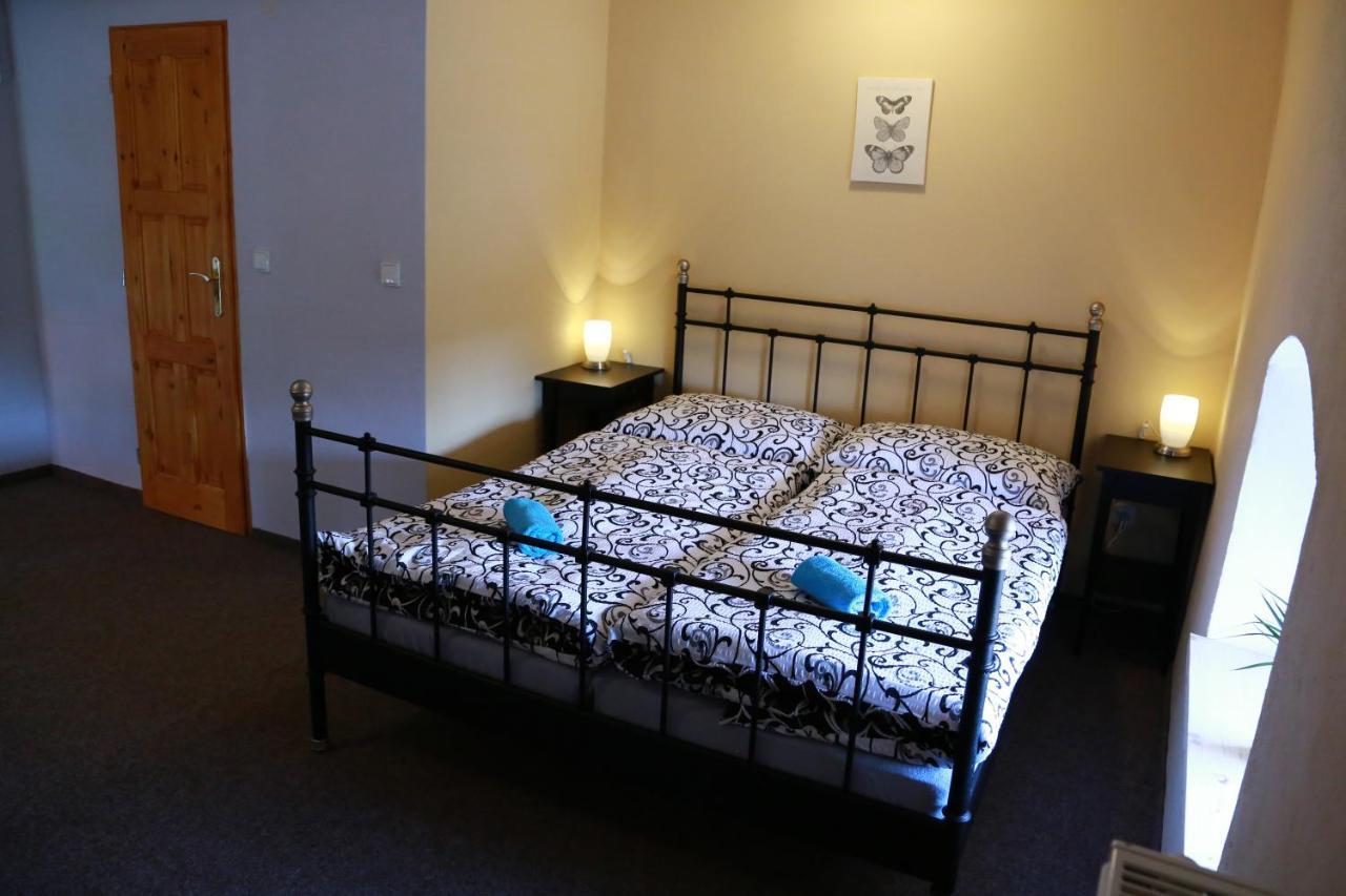 Zamek Liboun Hotel Lounovice pod Blanikem ภายนอก รูปภาพ