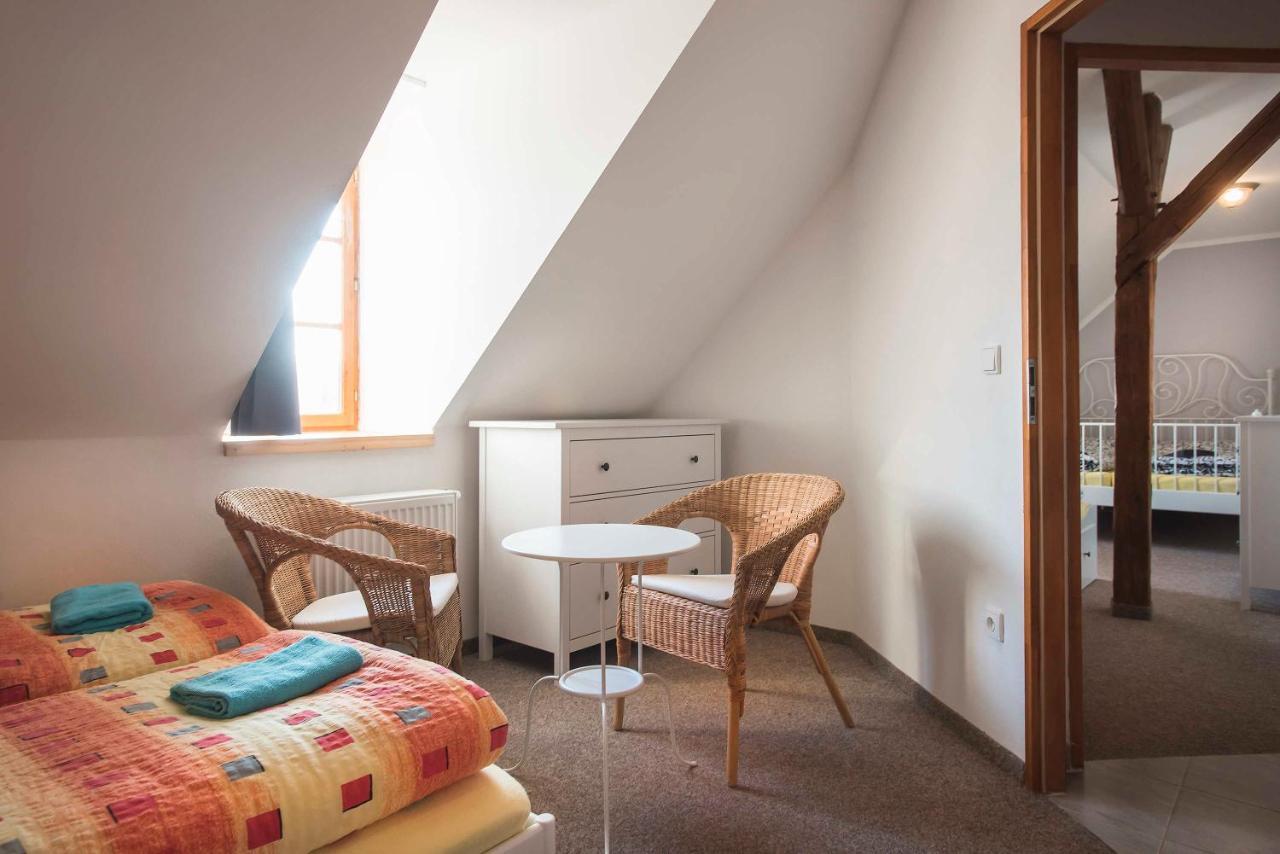 Zamek Liboun Hotel Lounovice pod Blanikem ภายนอก รูปภาพ