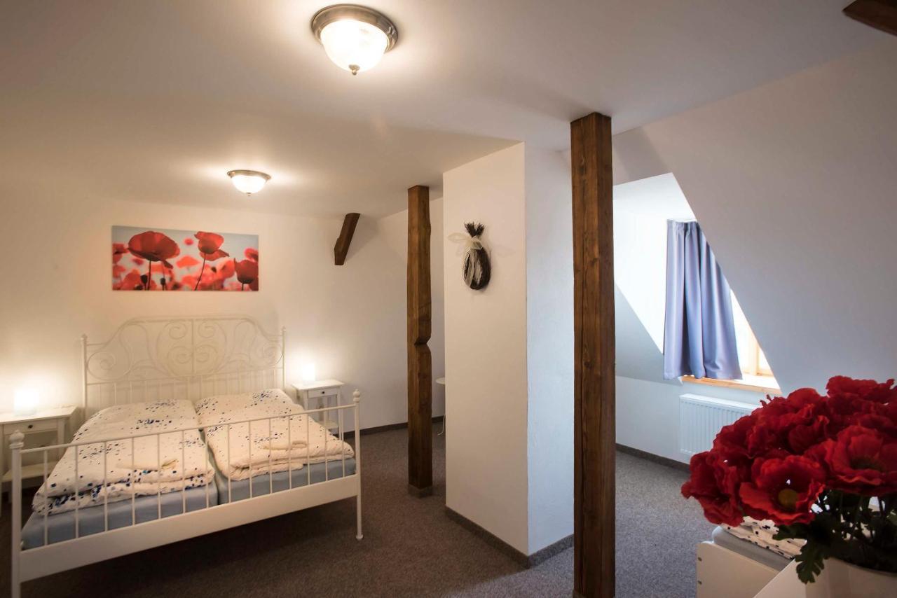 Zamek Liboun Hotel Lounovice pod Blanikem ภายนอก รูปภาพ
