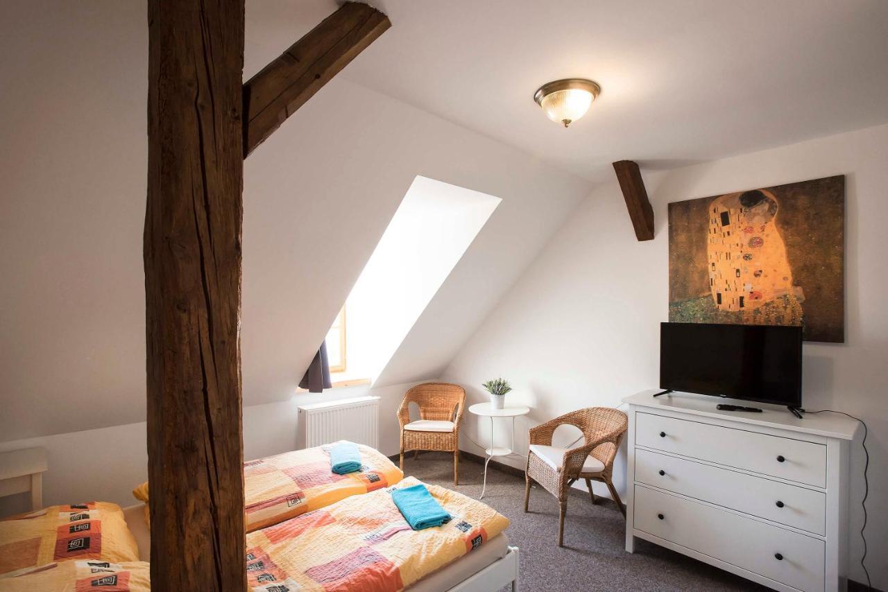 Zamek Liboun Hotel Lounovice pod Blanikem ภายนอก รูปภาพ