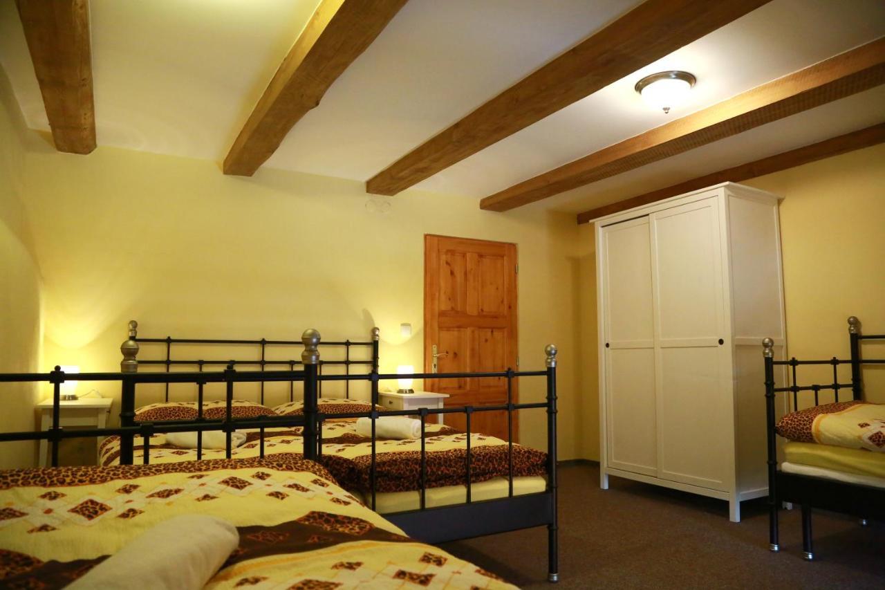 Zamek Liboun Hotel Lounovice pod Blanikem ภายนอก รูปภาพ